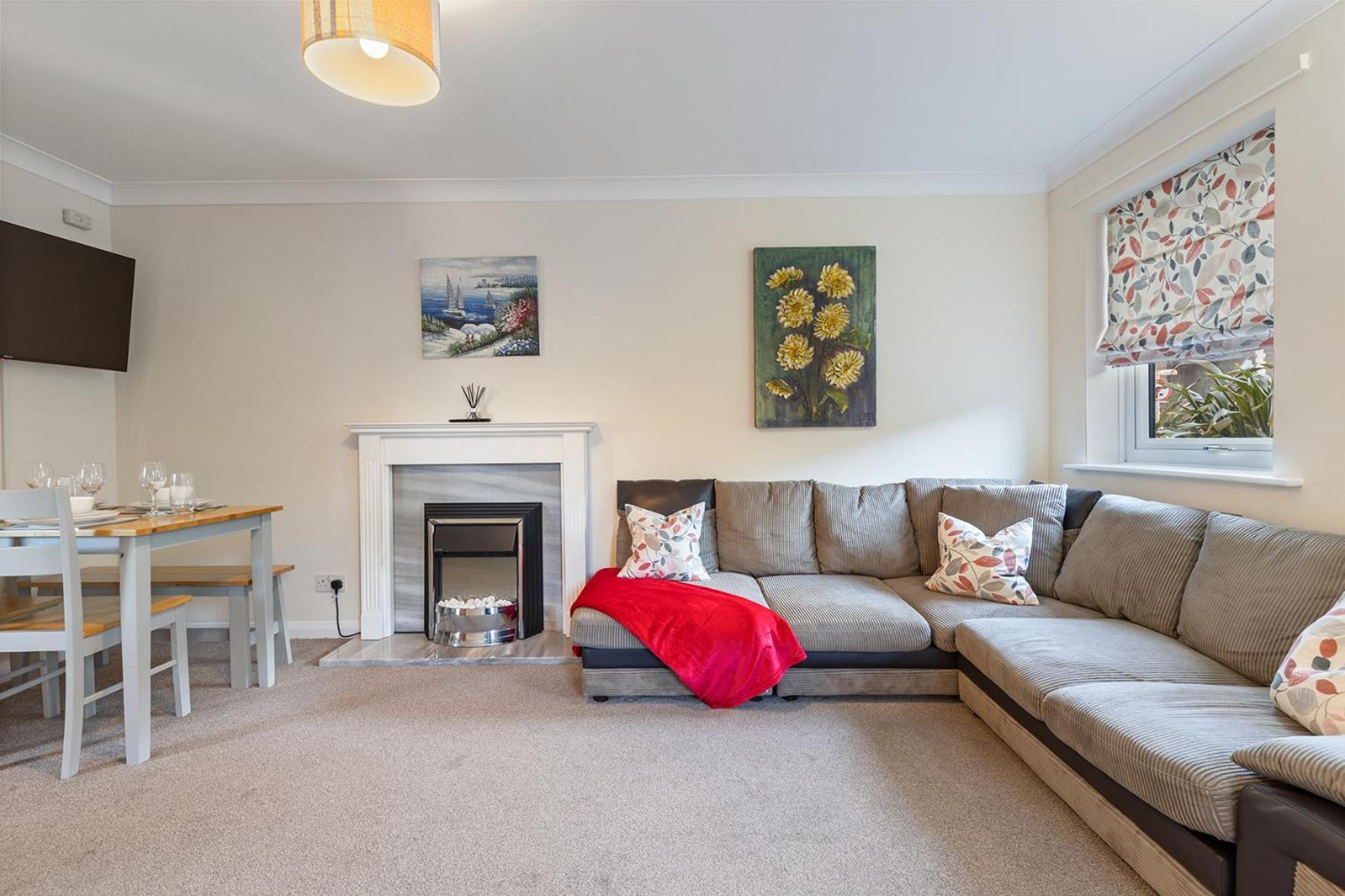 Pass The Keys Townhouse With Free Parking Holiday home York